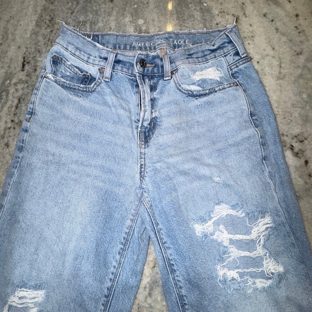 American Eagle 4 Women's 90s Straight Distressed Jeans High Waist Light Wash - Picture 3 of 7